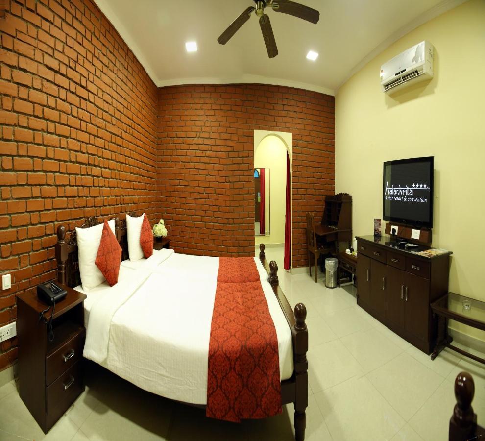 Aalankrita Resort & Convention Secunderabad Екстер'єр фото